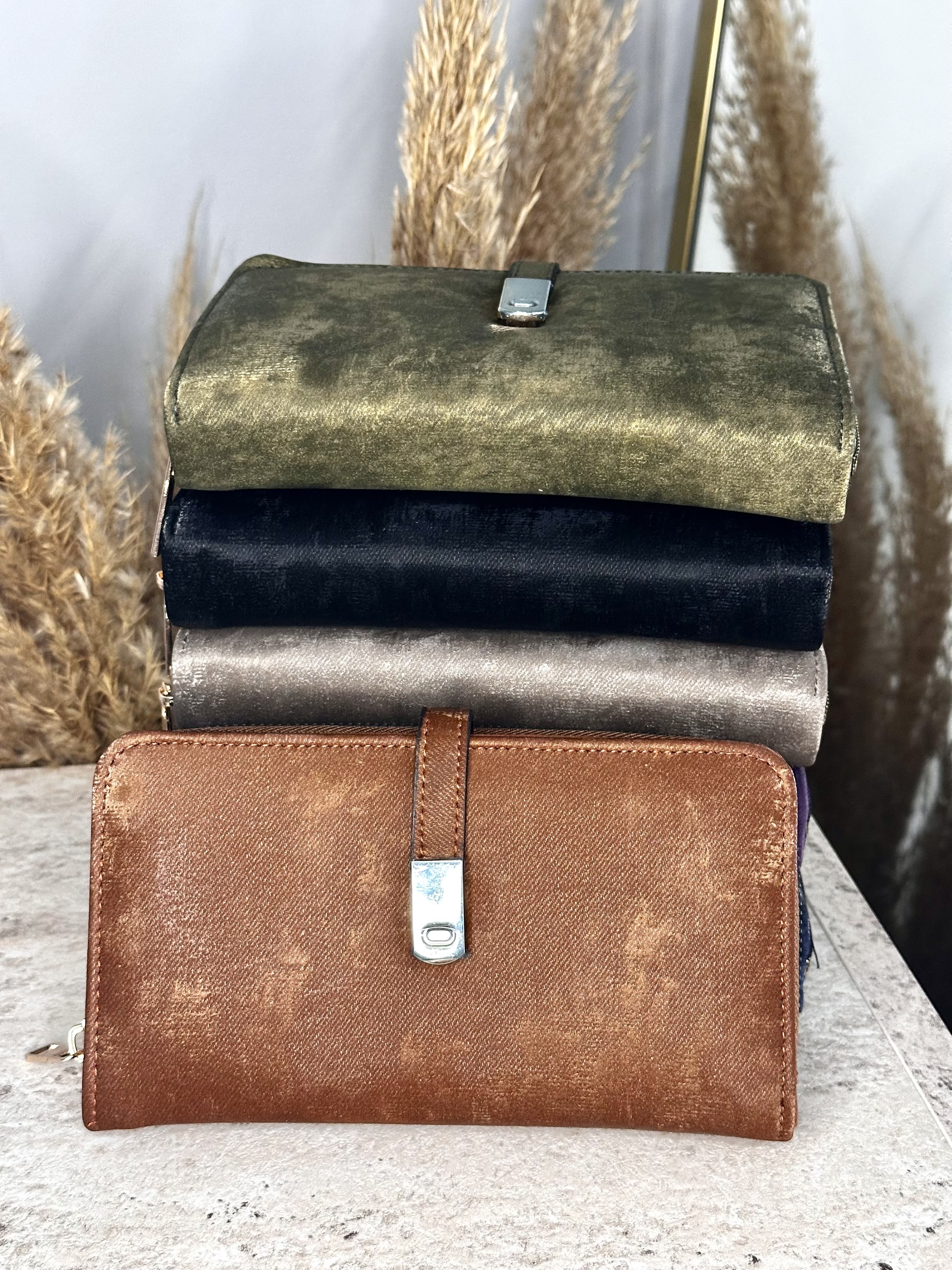 Suet Kadın Çıtçıtlı Cüzdan - Fermuarlı Telefon, Kağıt ve Bozuk Para Bölmeli - Taba