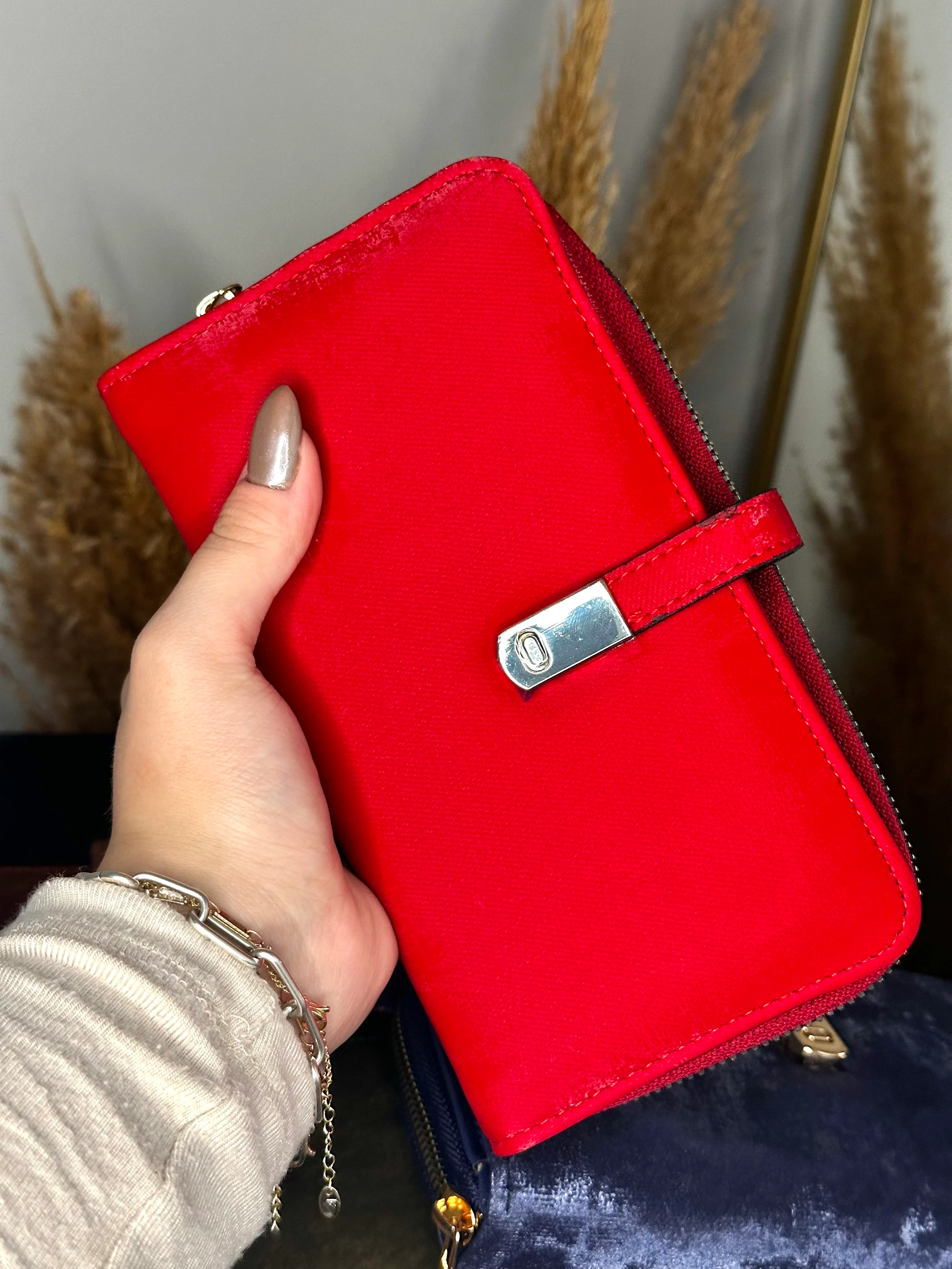 Suet Kadın Çıtçıtlı Cüzdan - Fermuarlı Telefon, Kağıt ve Bozuk Para Bölmeli - Kırmızı