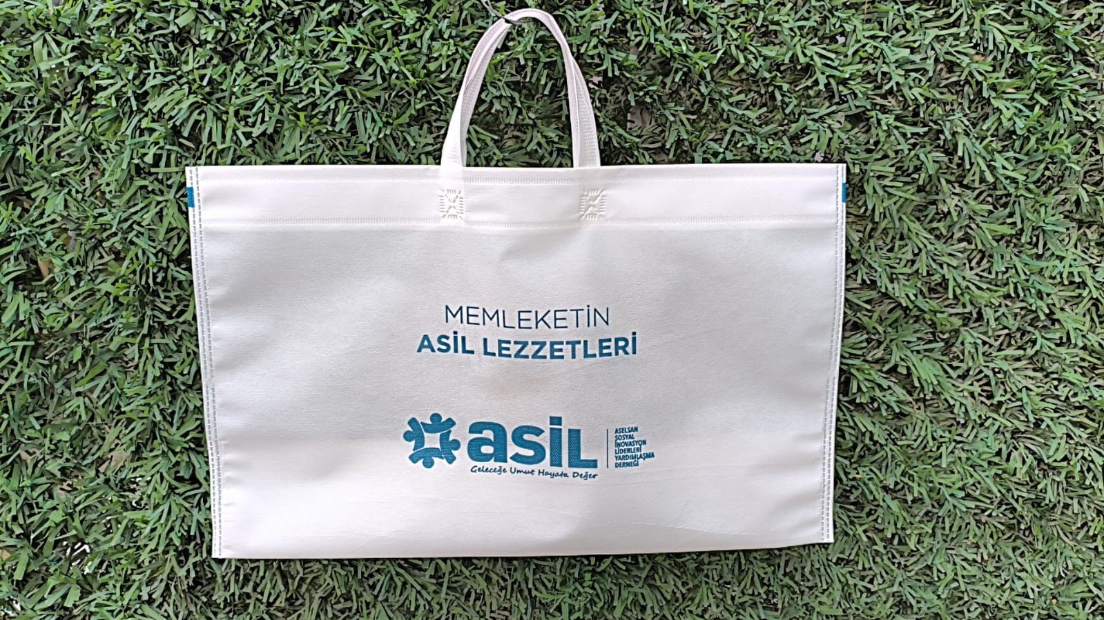Memleketin Asil Lezzetleri 11 ilden 11 birbirinden lezzetli ürün sizler için paketlendi.