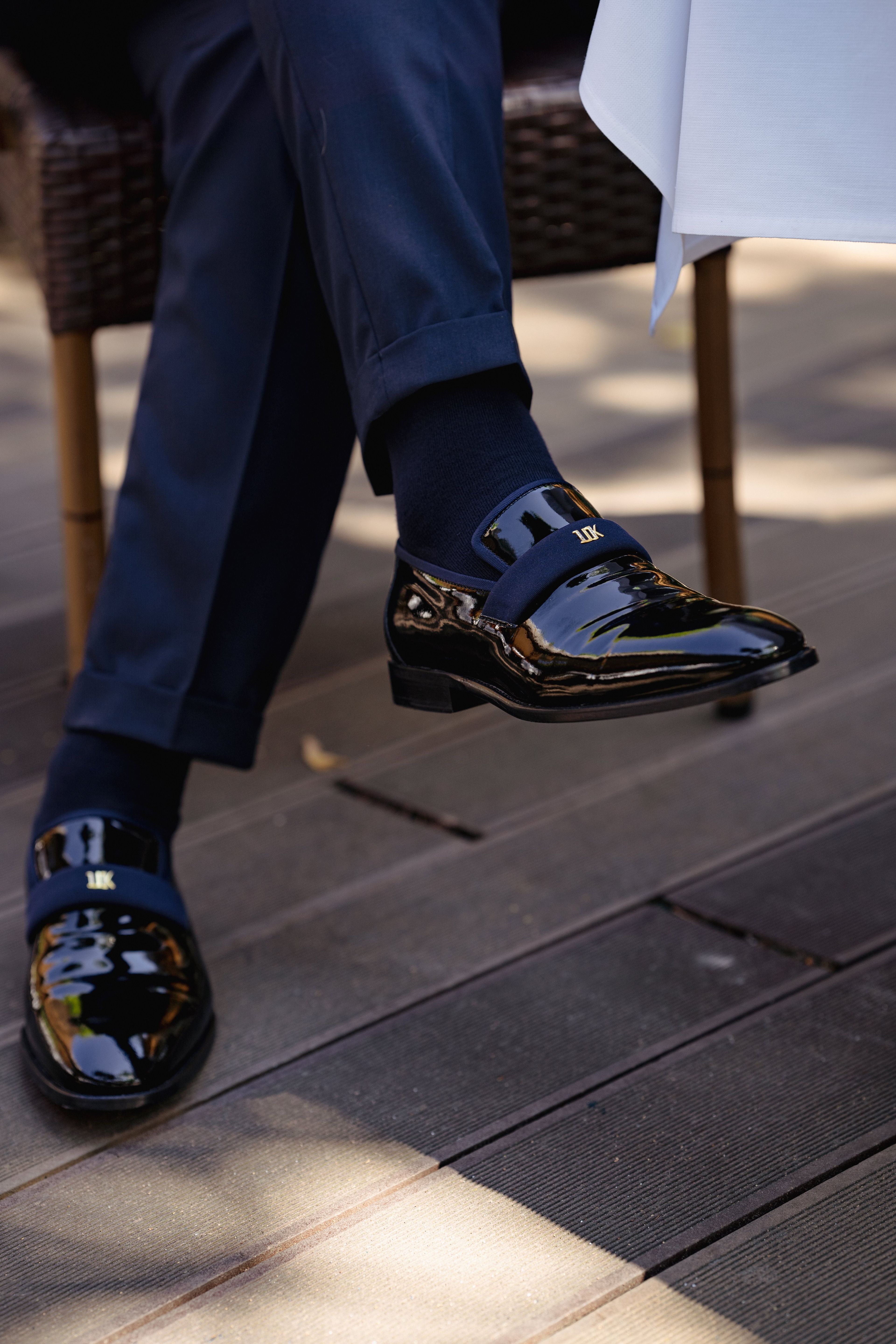  Lüks ve Stilin Sembolü: Altın Harfli Erkek Ayakkabıları