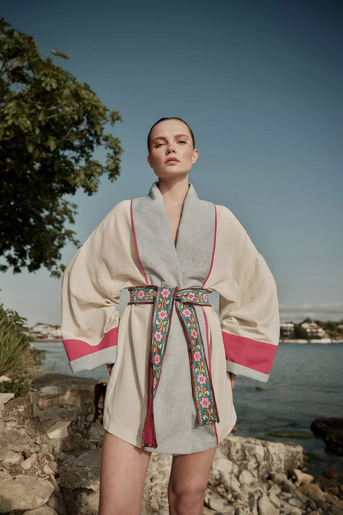 AINIA Mavi Şal Yaka Kısa Kimono