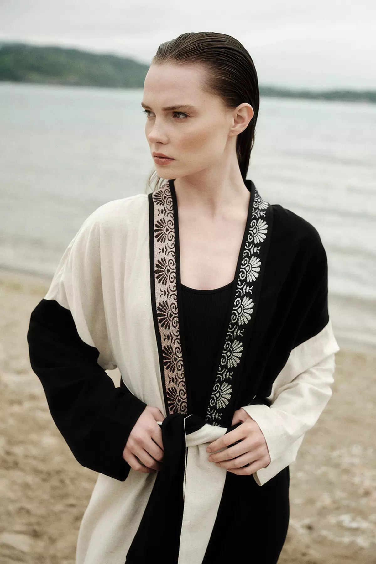 HELENE Siyah-Krem Etnik Kimono