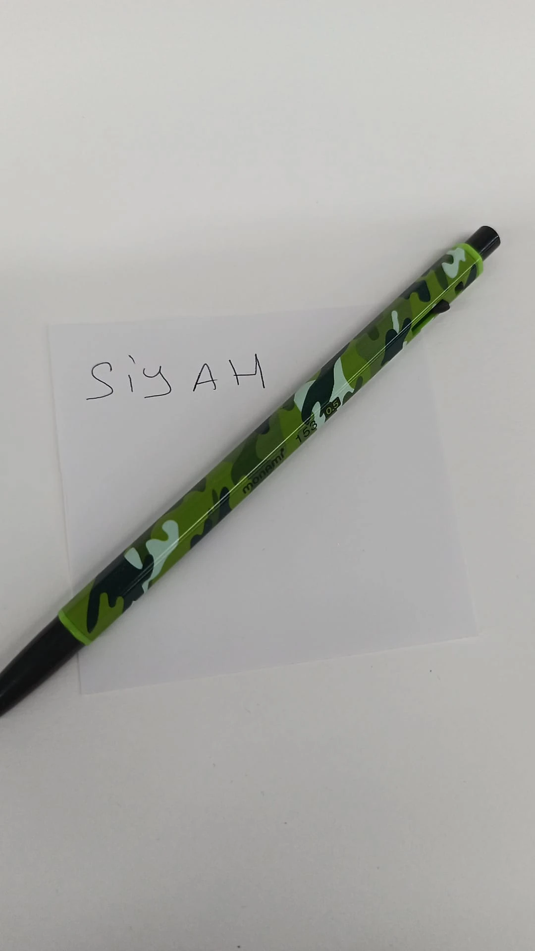 monami 153 kiss 0.5 tükenmez kalem- yeşil kamuflaj