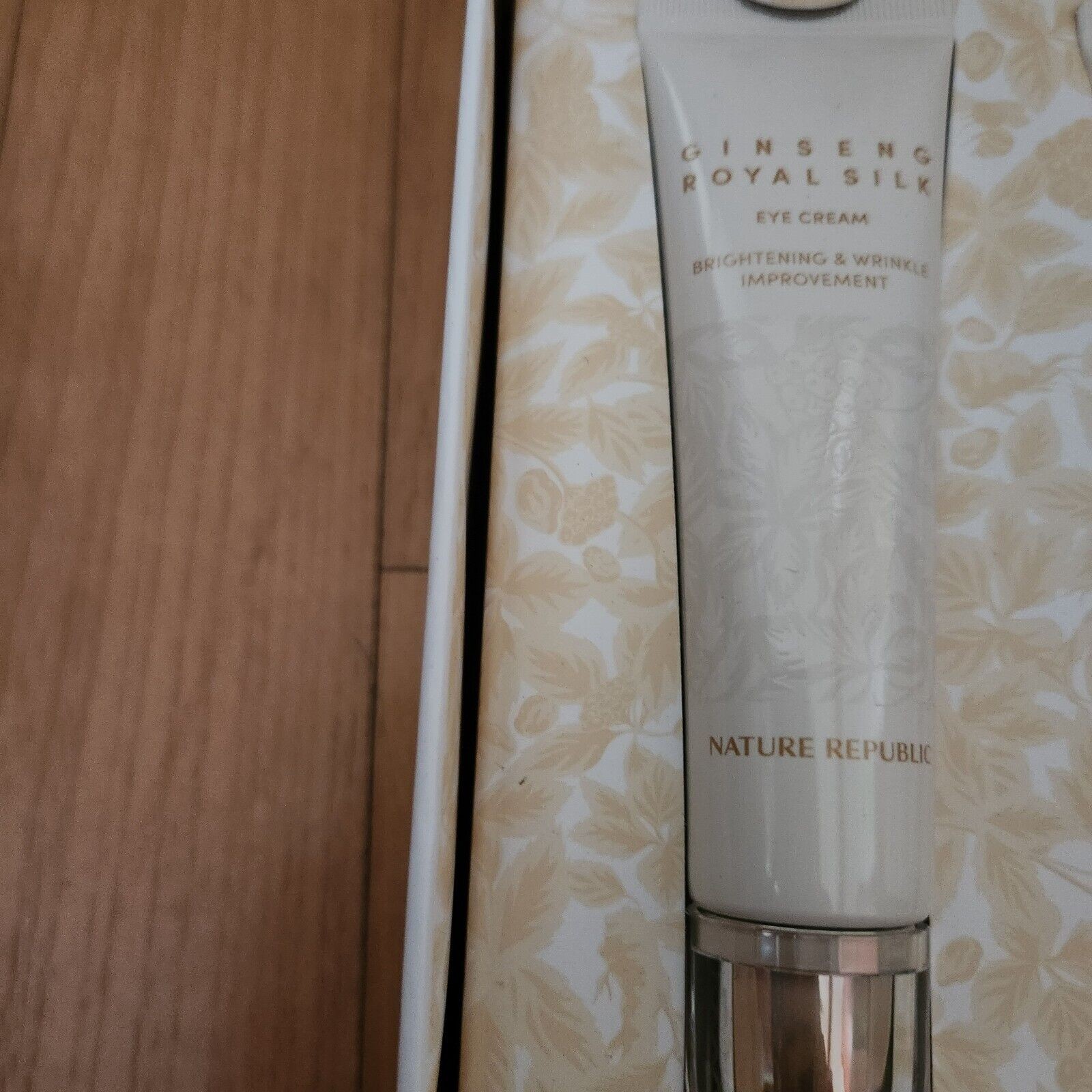 Kore Nature Republic  Ginseng Royal Silk Sulu Krem & Göz Kremi (1 göz kremi, 2 yüz kremi)