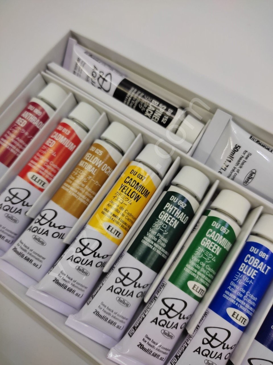 HOLBEIN SU BAZLI YAĞLI BOYA SETİ 12 RENKLİ 20ml