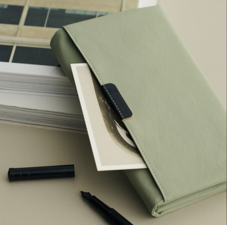 Kampanyalı Ön Ödeme Hobonichi Techo Weeks Cover - Tragen (Oakmoss)