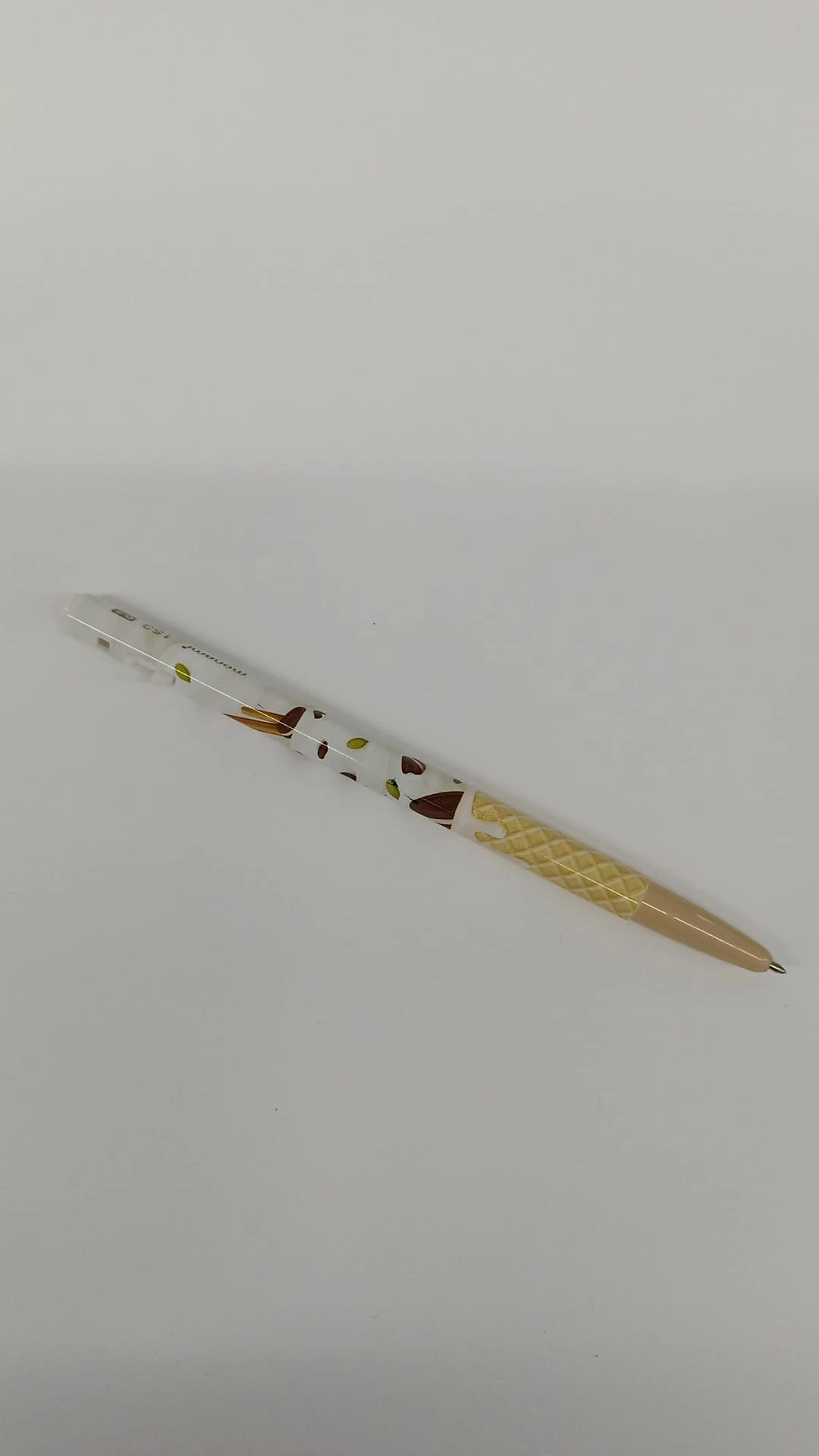 monami 153 kiss 0.5 tükenmez kalem-beyaz tatlı temalı