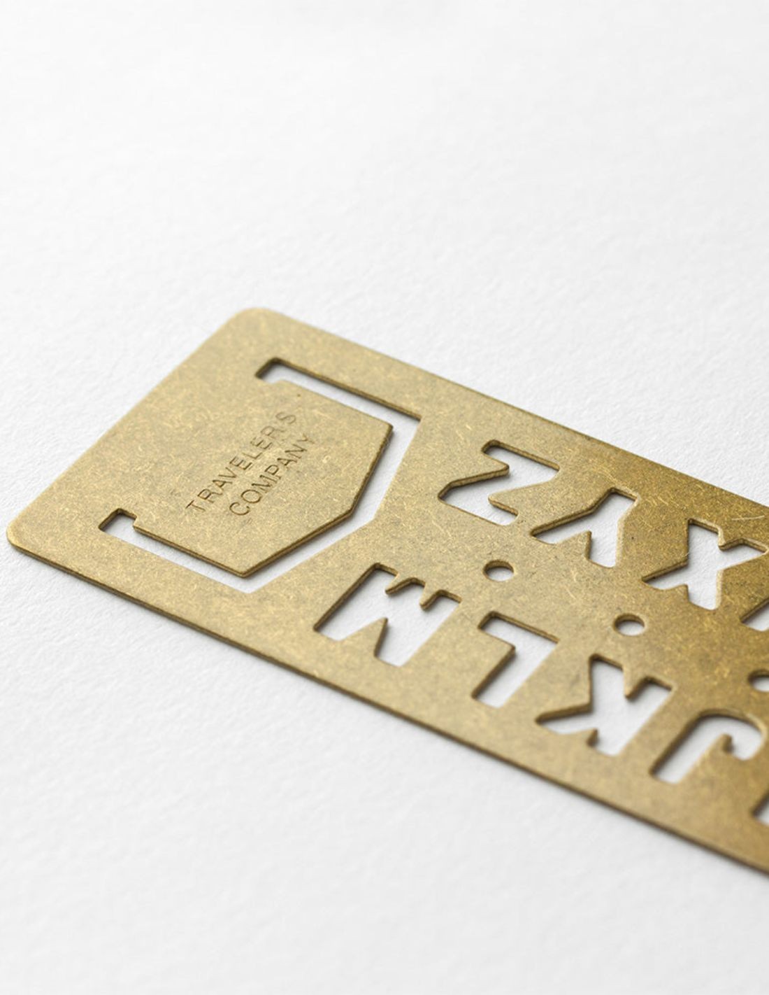 Traveler's Company Template Bookmark Alphabet - Pirinç Şablon Cetvel