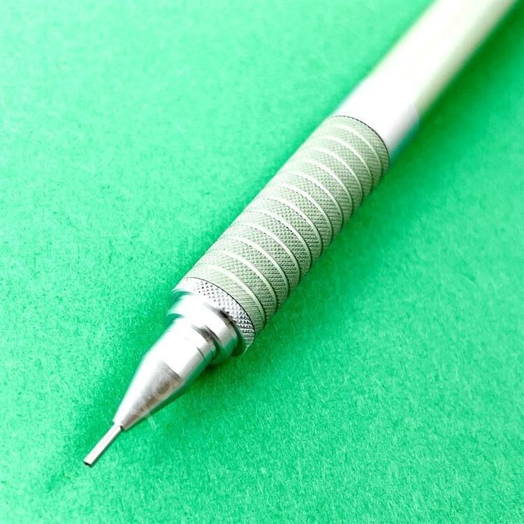 Staedtler 925 35 Limited Edition Metallic Sanodal Green Teknik Çizim 0.5 Versatil Kalem