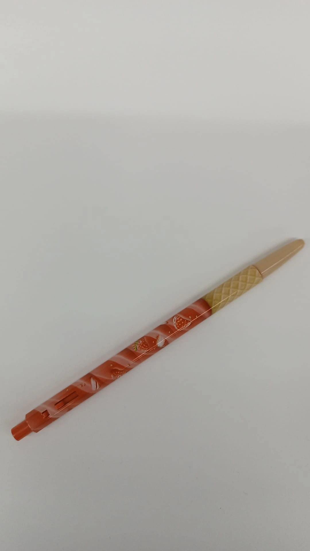 monami 153 kiss 0.5 tükenmez kalem-kırmızı tatlı temalı