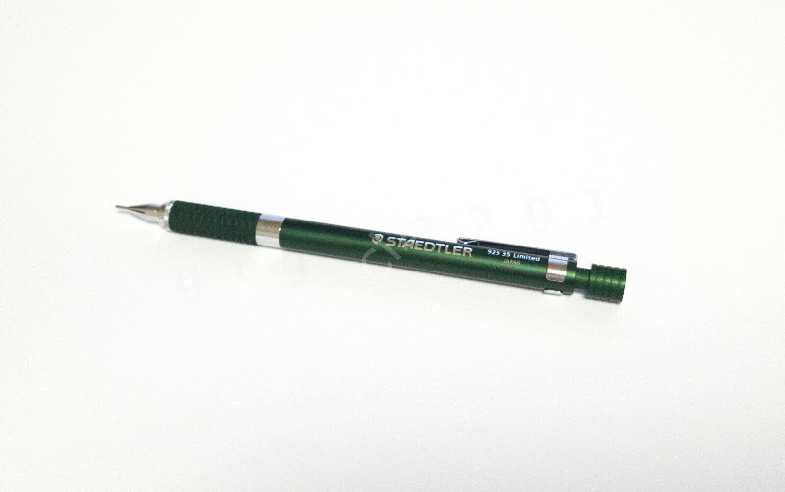 Kampanyalı Staedtler 925 Limited Edition Versatil Kalem Yeşil, Metal Kasa 0,5mm