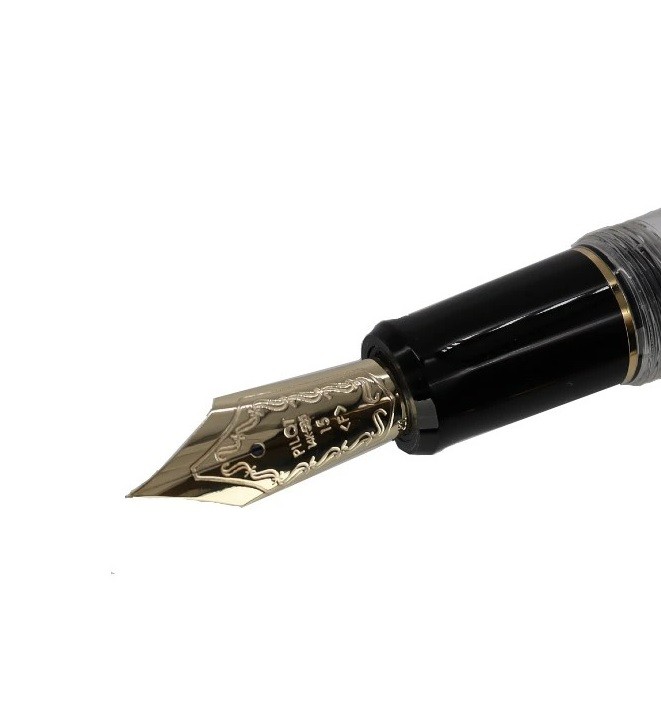 Kampanyalı Pilot Custom 823 FKK 3MRP NC - F Uç Dolma Kalem