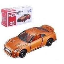 Takara Tomy Özel Üretim Nissan GT-R 1/62 Model Araba