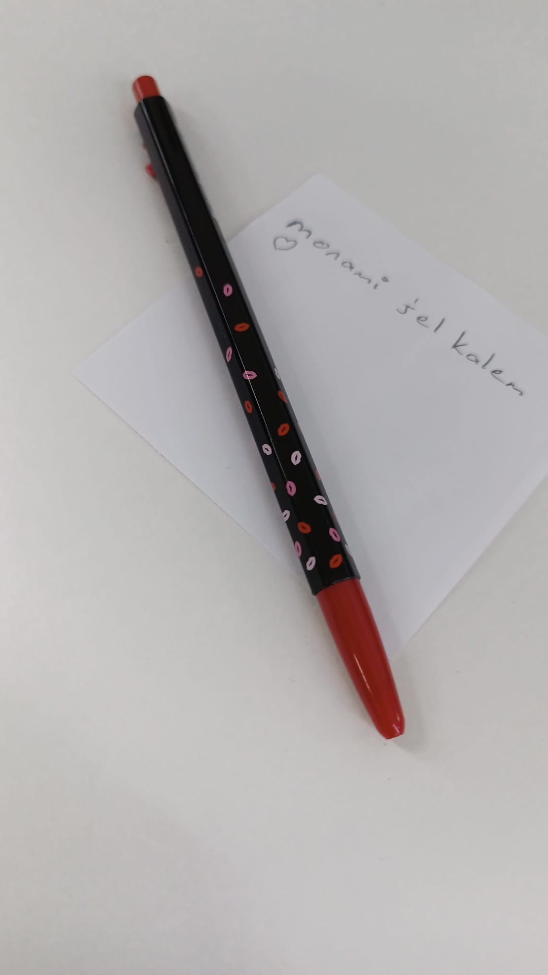 monami 153 kiss 0.5 tükenmez kalem-red