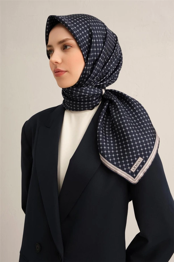 Armine Monogram Desenli Saf İpek Twill Eşarp image