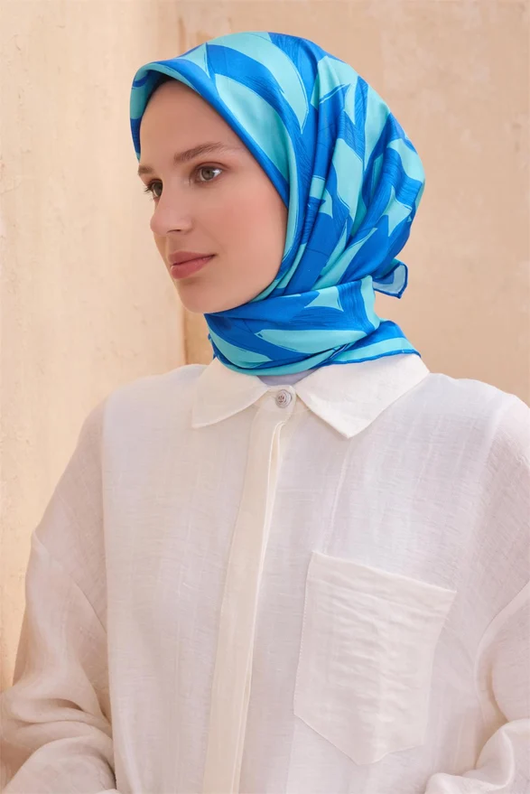 Belli Geometrik Desen İpek Eşarp