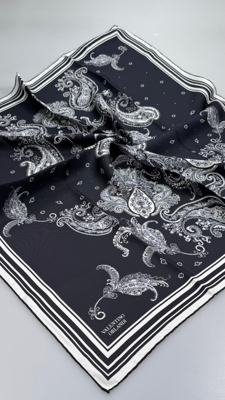 Valentino Orlandi Damask Gölgeler İpek Eşarp