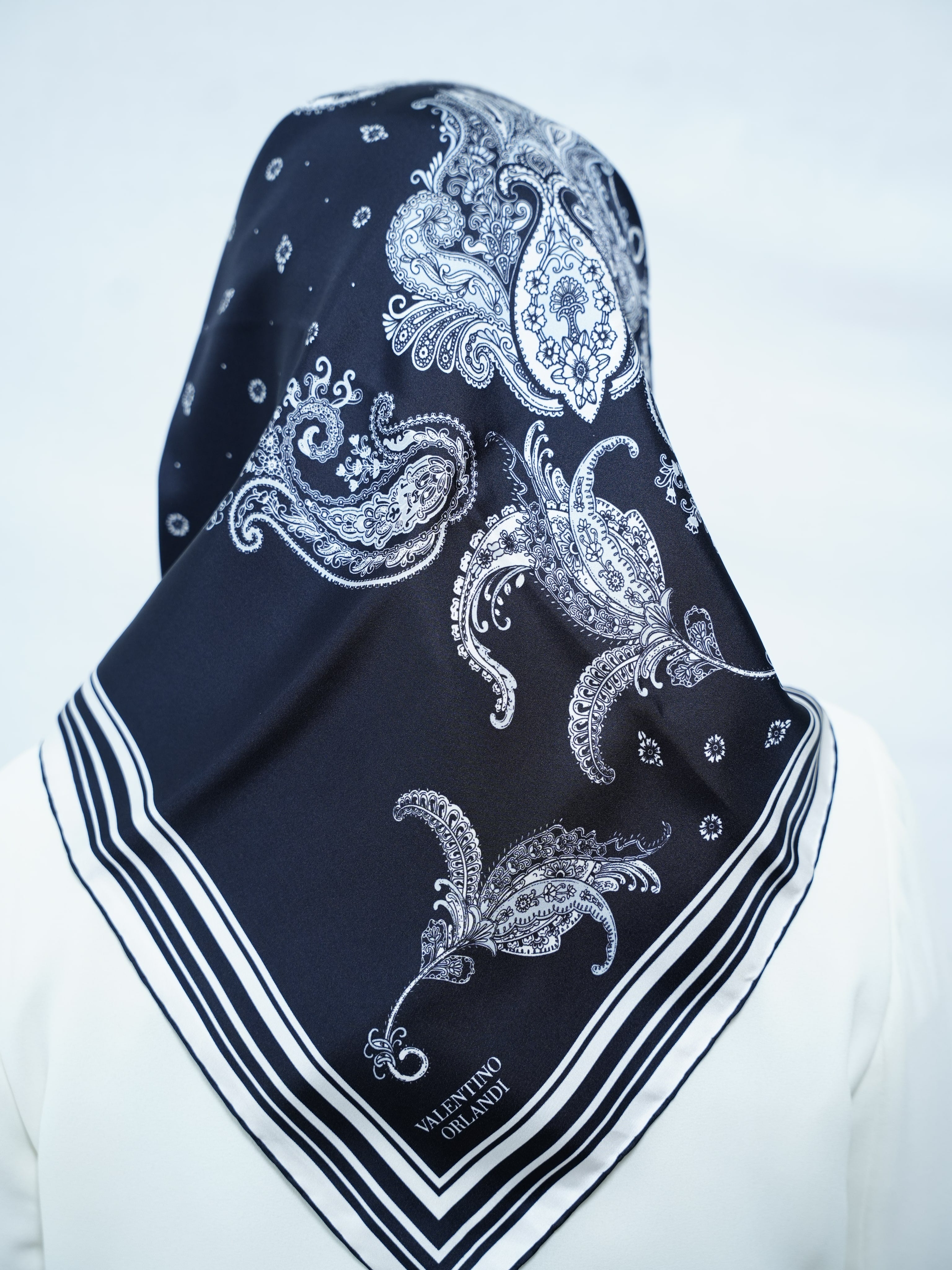 Valentino Orlandi Damask Gölgeler İpek Eşarp image