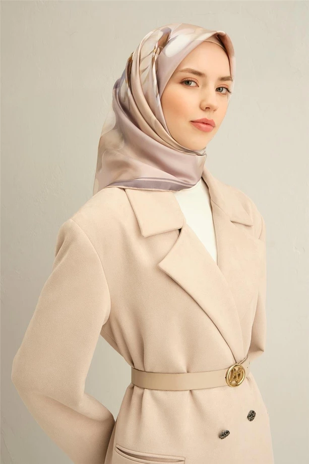 Armine Çiçek Desenli Saf İpek Sura Eşarp