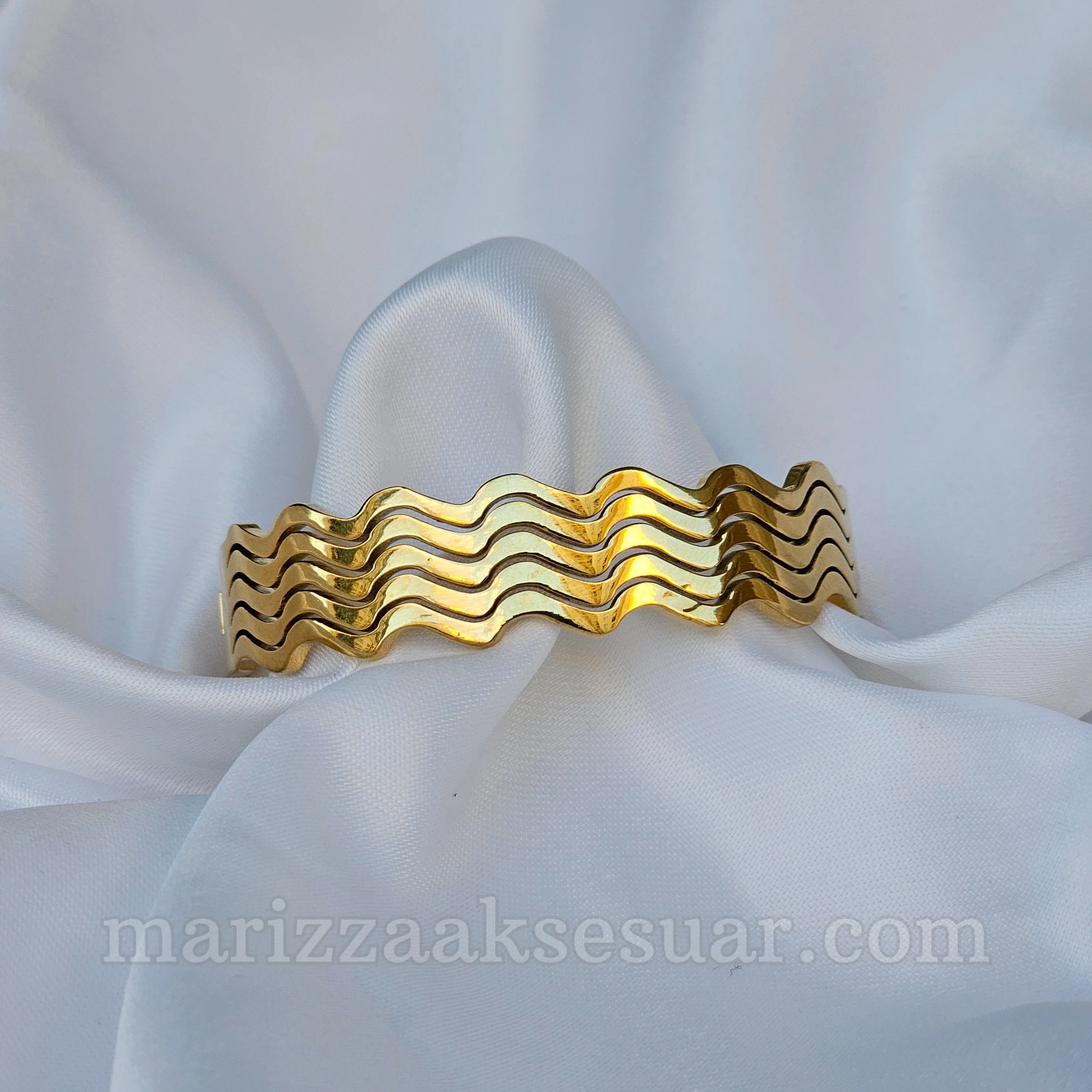 Beş Sıra Zigzag Kelepçe Bileklik