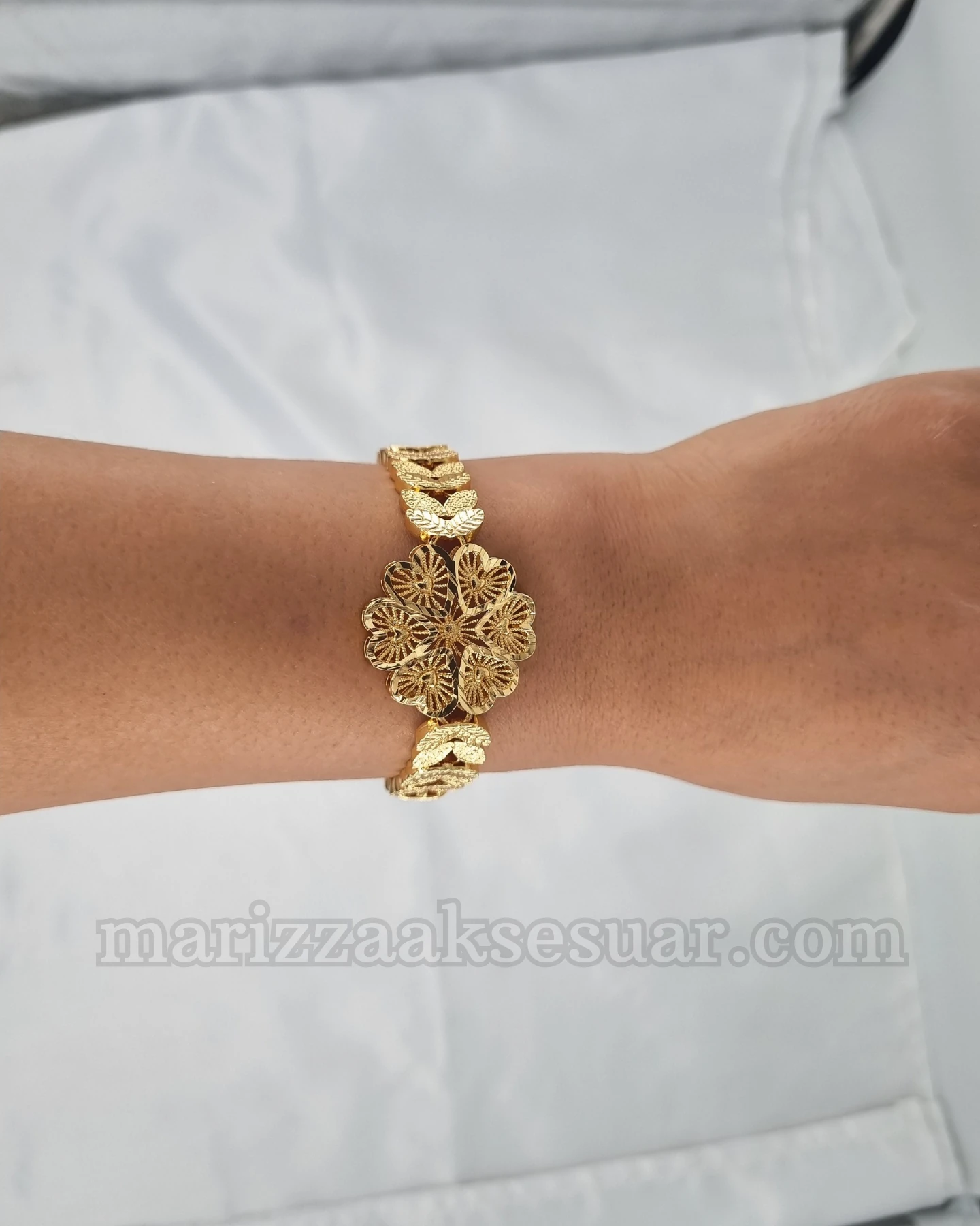 Kalp Model Tasarım Altın Kaplama Bileklik