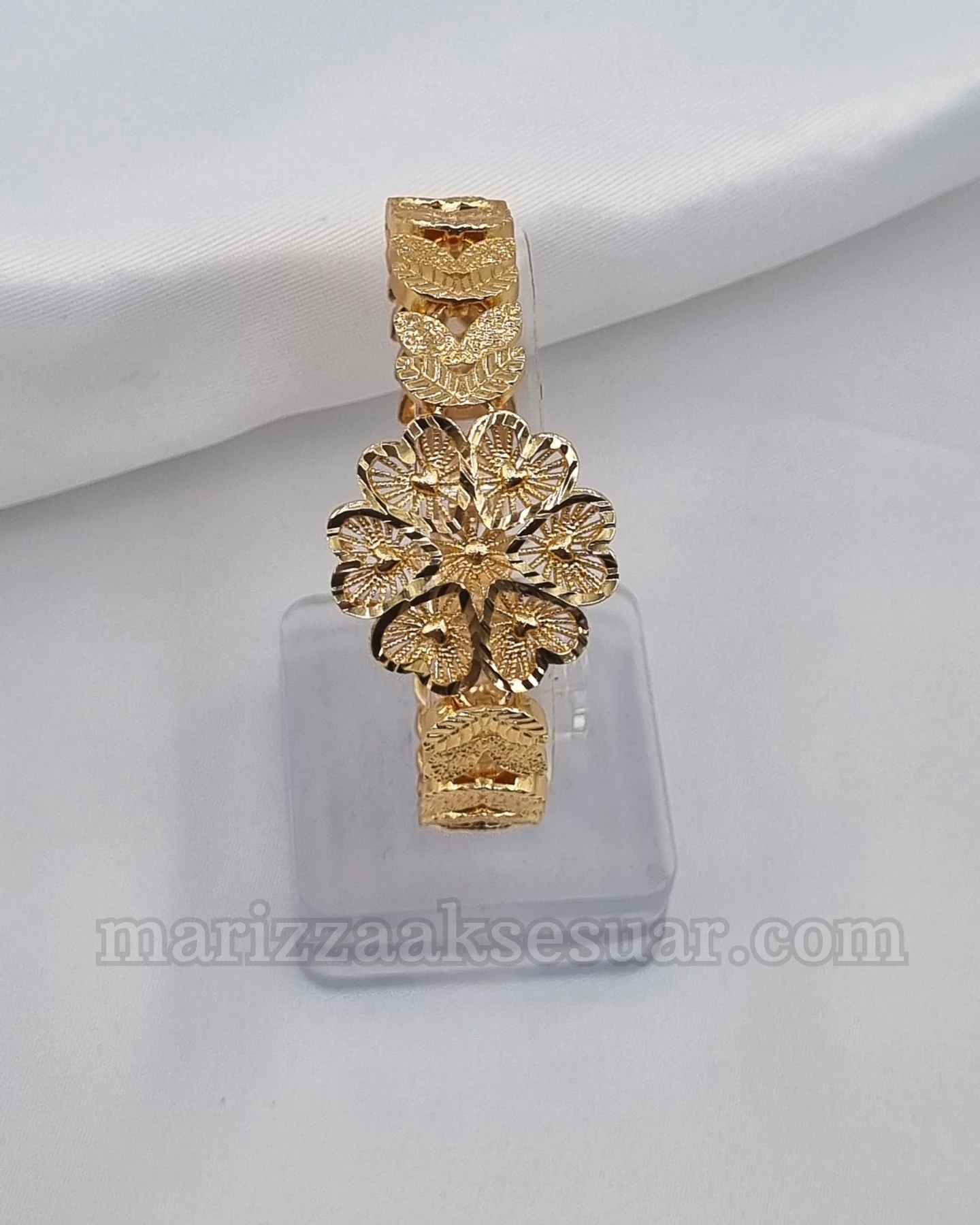 Kalp Model Tasarım Altın Kaplama Bileklik