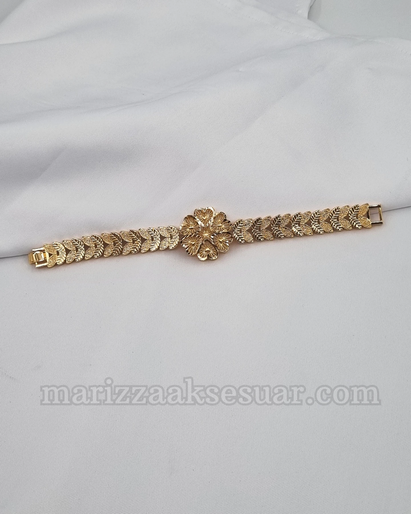 Kalp Model Tasarım Altın Kaplama Bileklik