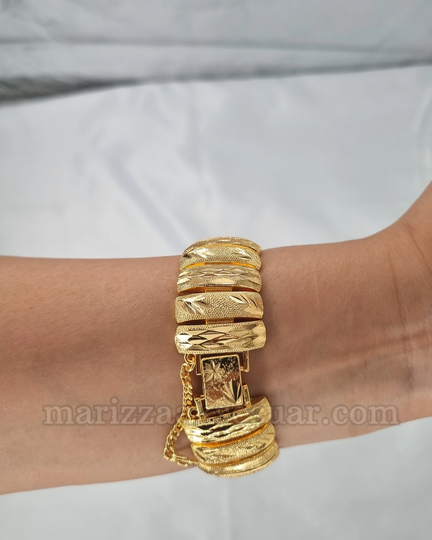 Düz Meltem Model Tasarım Altın Kaplama Bileklik