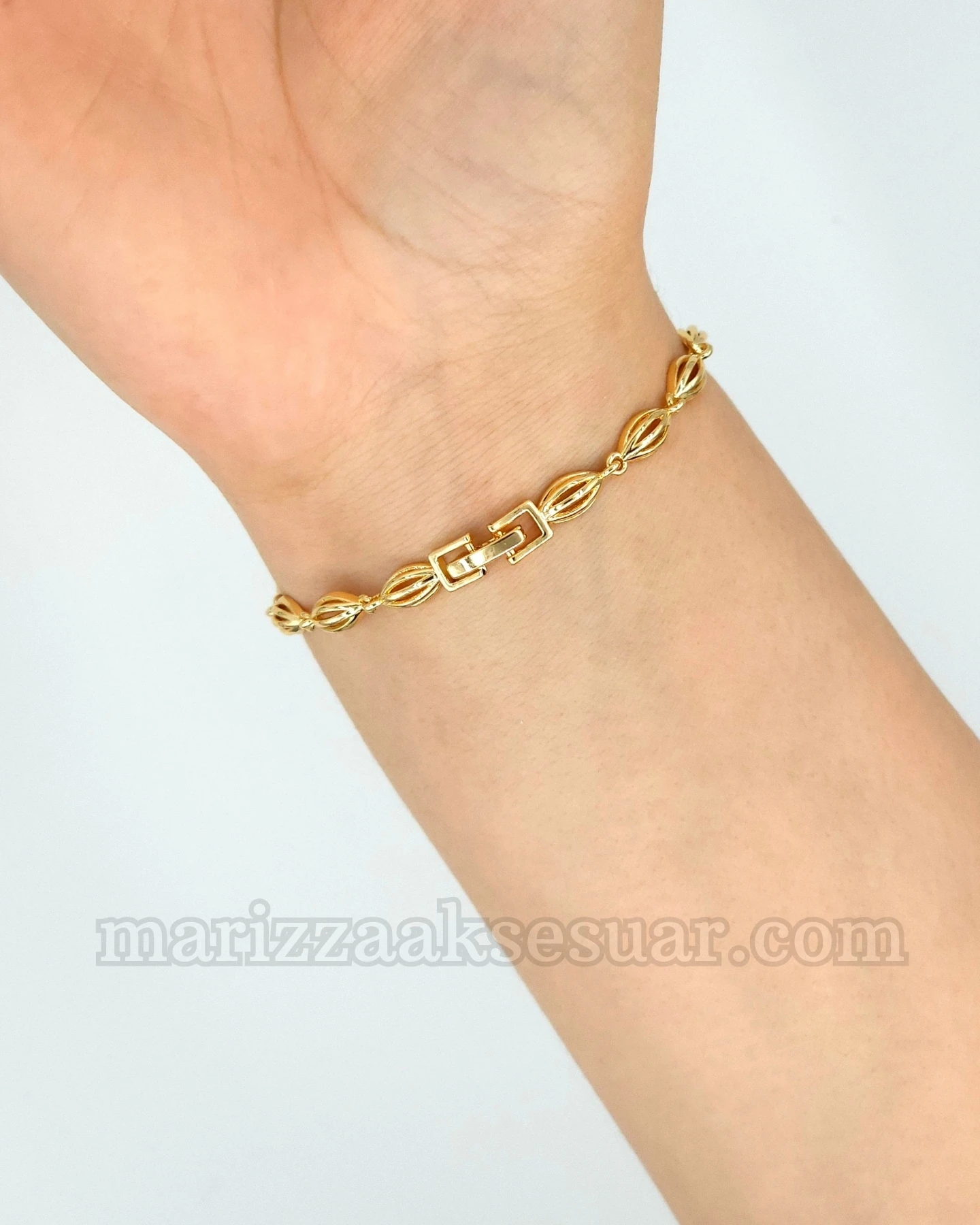 Taş Detaylı Kelebekli Papatya Xuping Bileklik