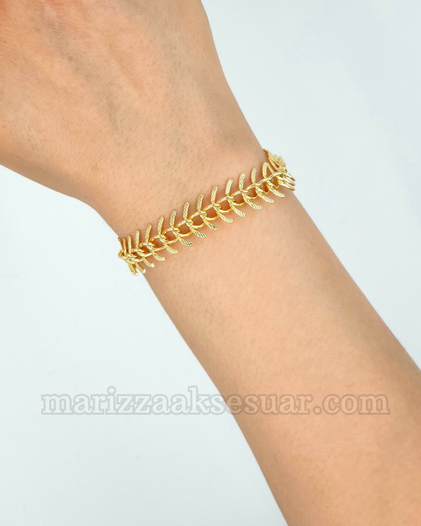 Balık Kılçığı Model Gold Bileklik