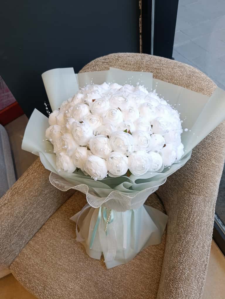 101 İncili Şakayık İsteme Çiçeği