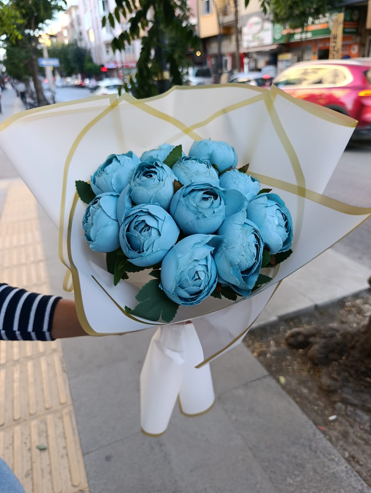 Hediyelik Mavi Şakayık Buketi