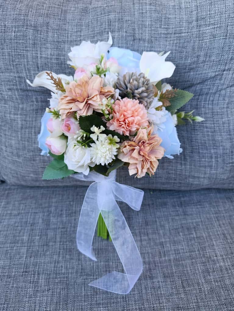 Masal Bahçesi Gelin Buketi ve Damat Yaka Çiçeği