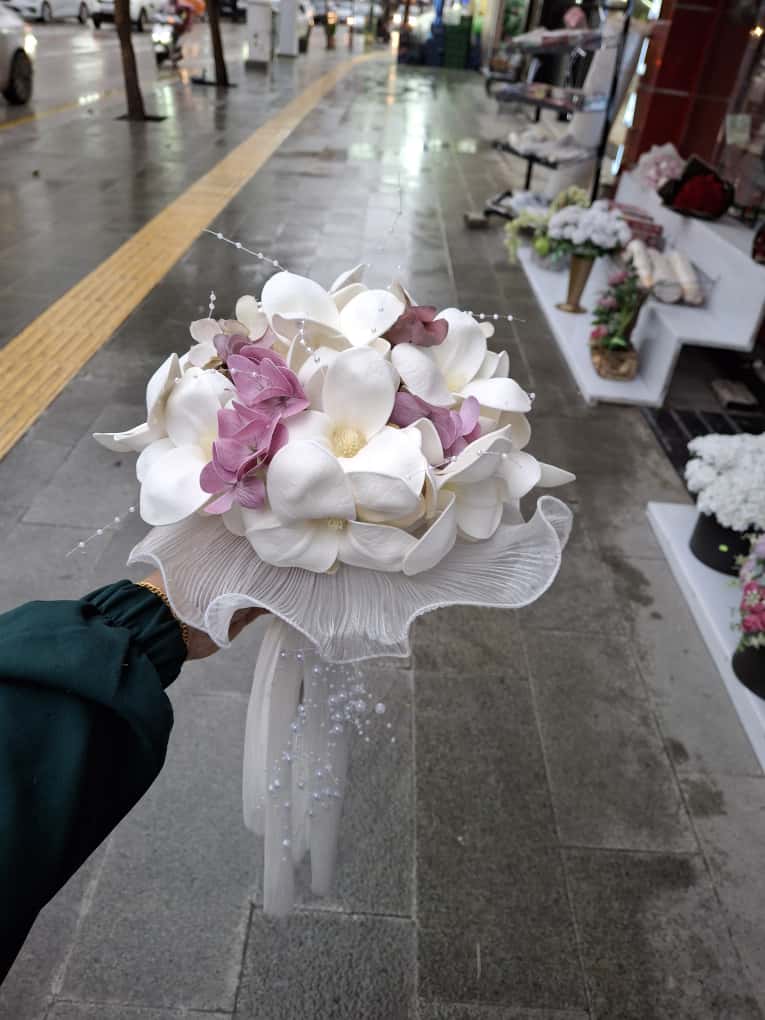 Tüllü İncili Manolya Gelin Buketi ve Damat Yaka Çiçeği