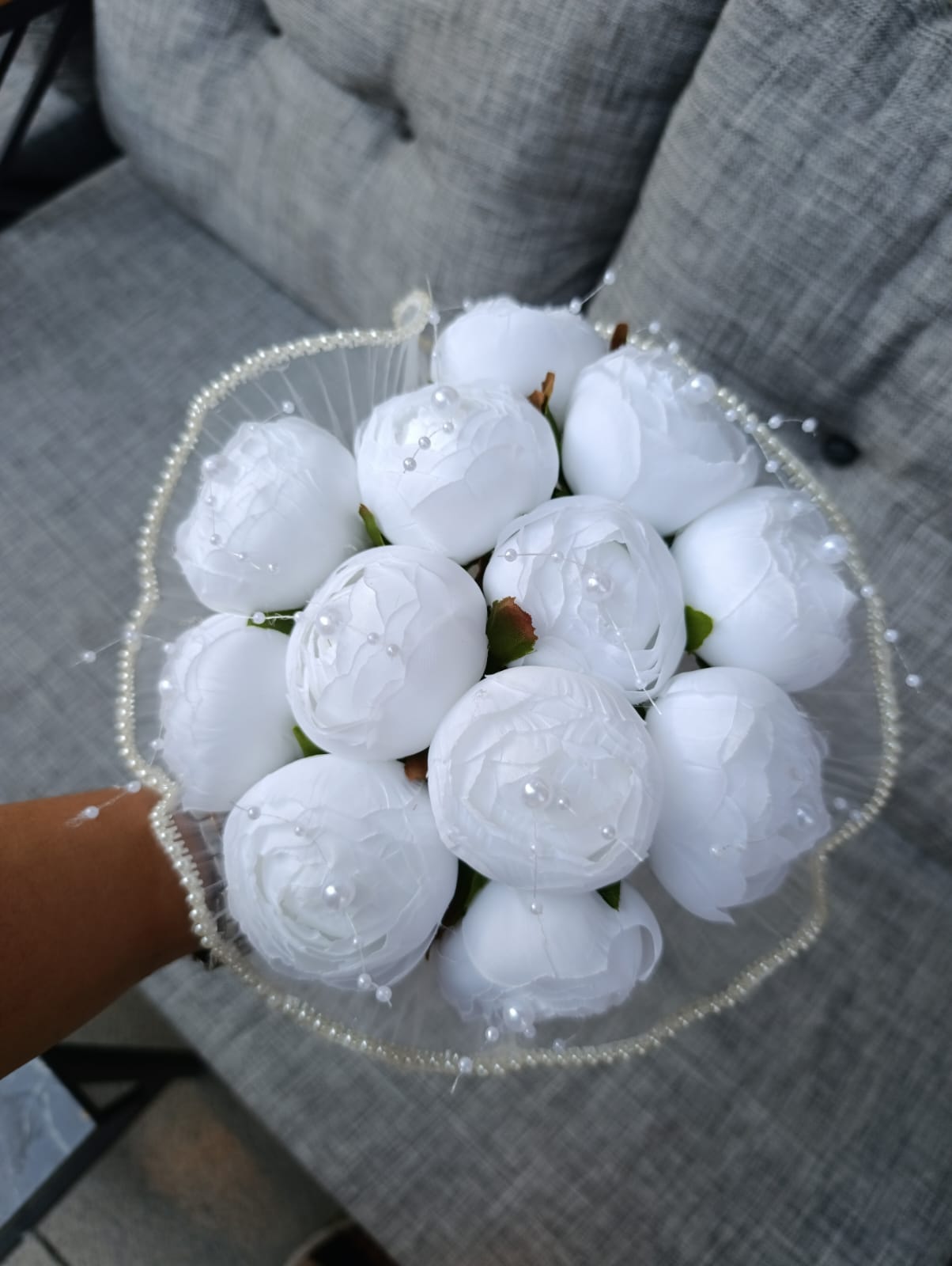 Tüllü İncili Şakayık Gelin Buketi