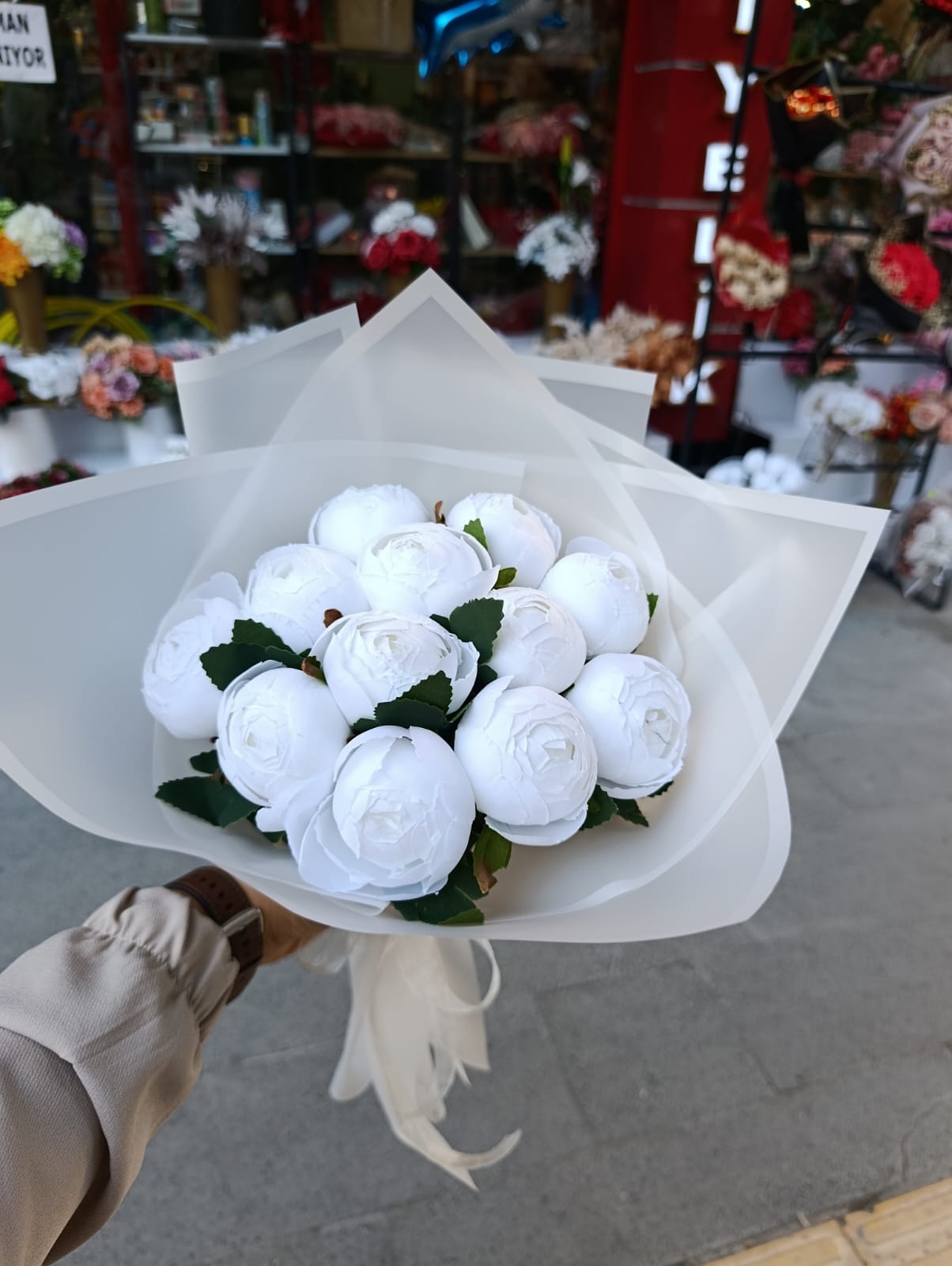 Hediyelik Beyaz Şakayık Buketi
