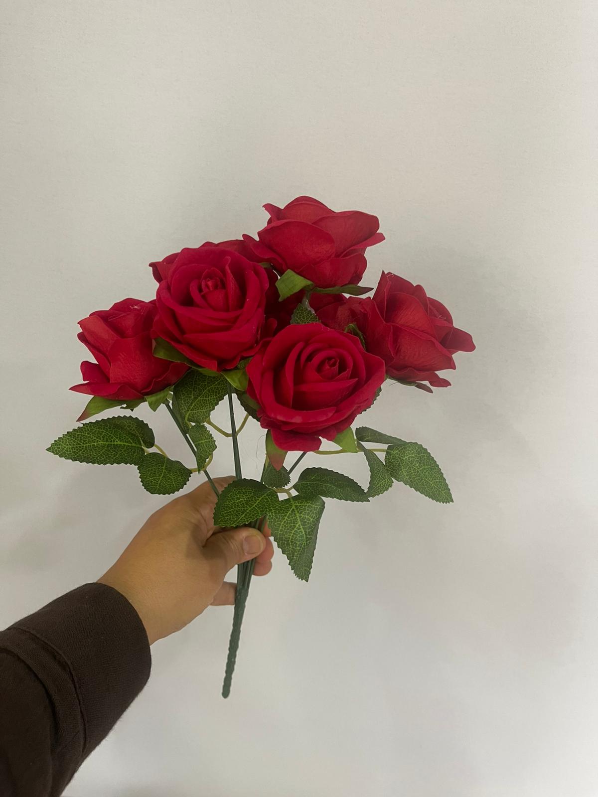 7'li Kadife Kırmızı Gül