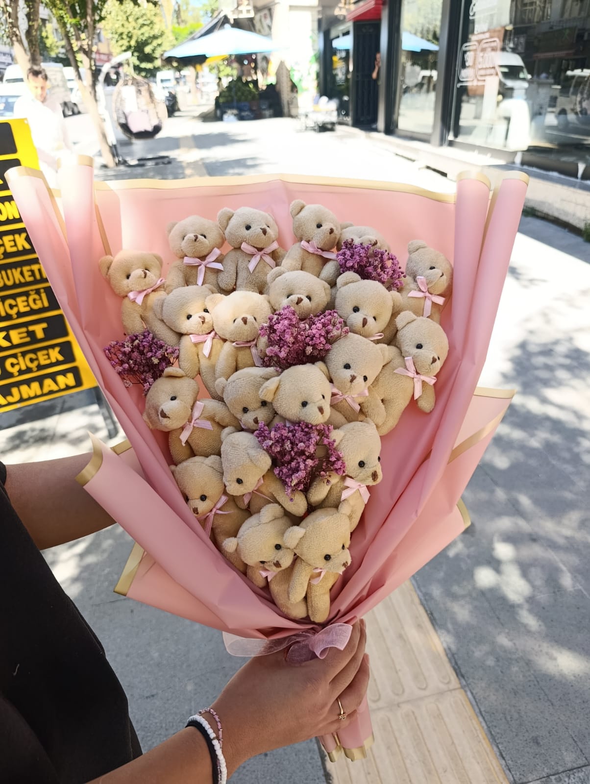 Pembe Fiyonklu 20'li Ayıcık Buketi Hediyelik