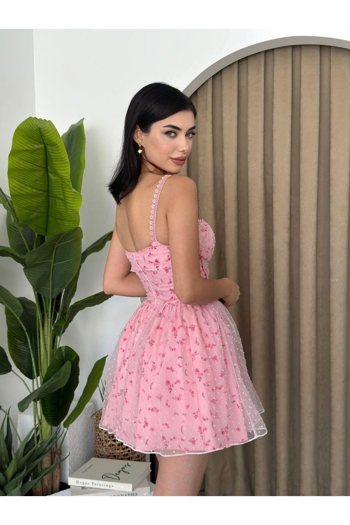 Pembe Çiçek Desenli Tül Etekli Mini Elbise