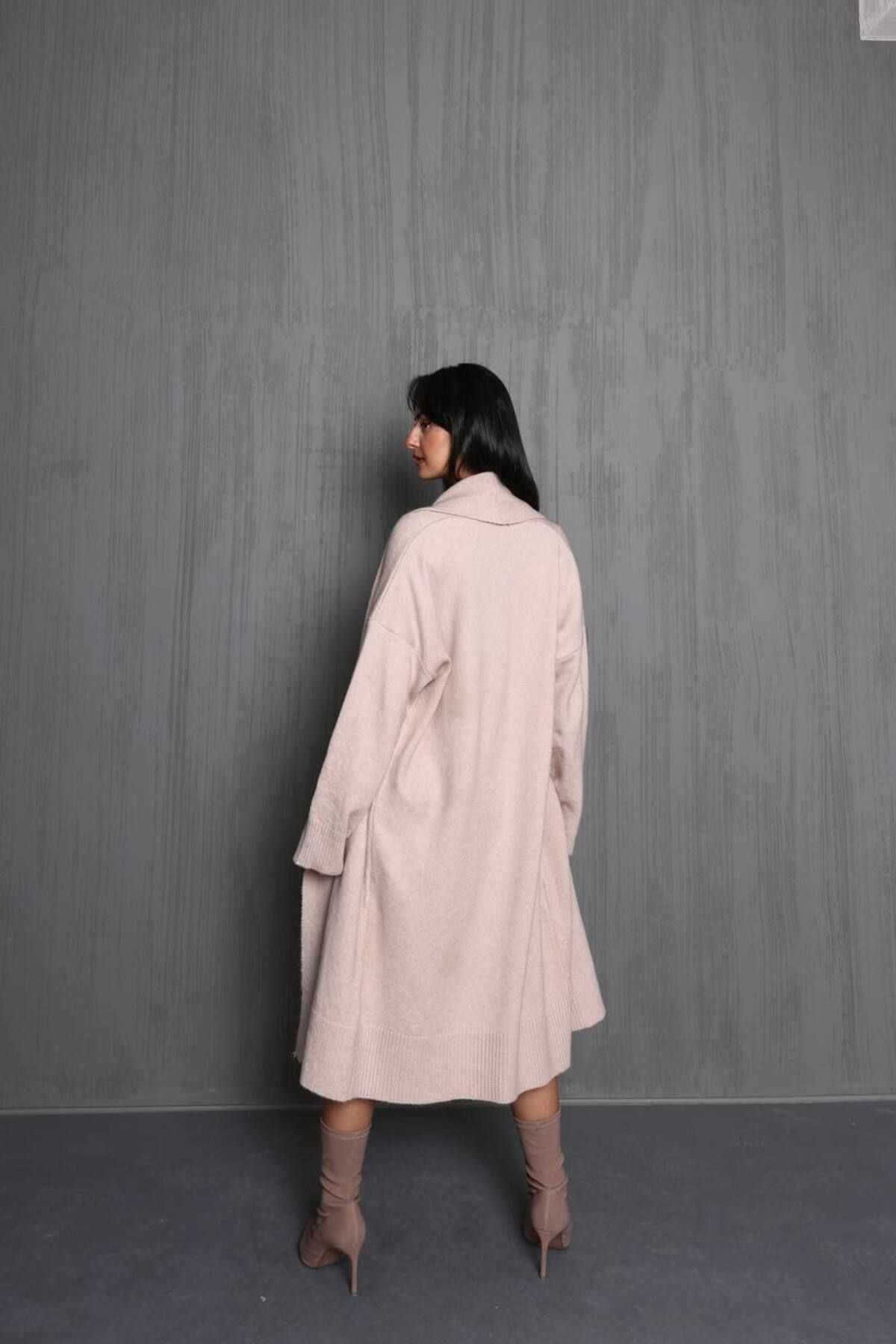 Ekru Oversize Uzun Hırka