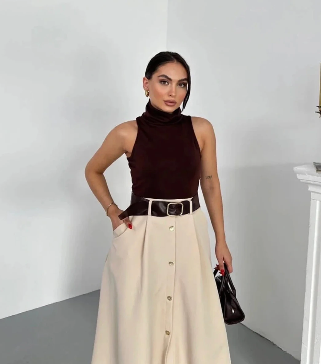 Kahverengi Kadın Kemerli Sıfır Kol Düğme Detaylı Midi Elbise