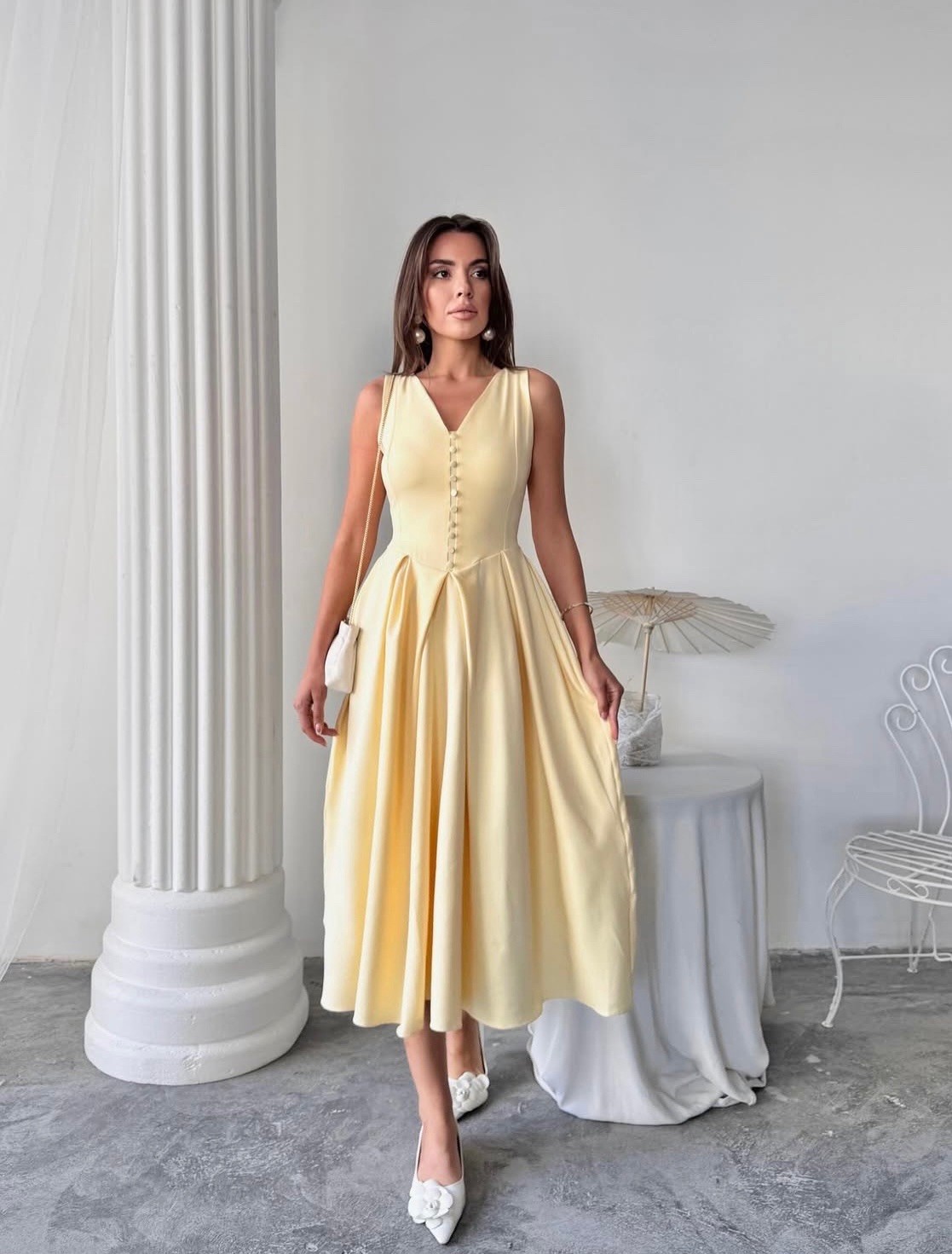Sarı Pileli Düğme Detaylı Midi Elbise