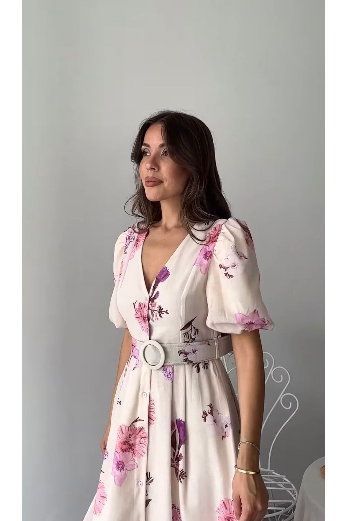 Ekru Çiçek Desenli Kemerli Midi Elbise