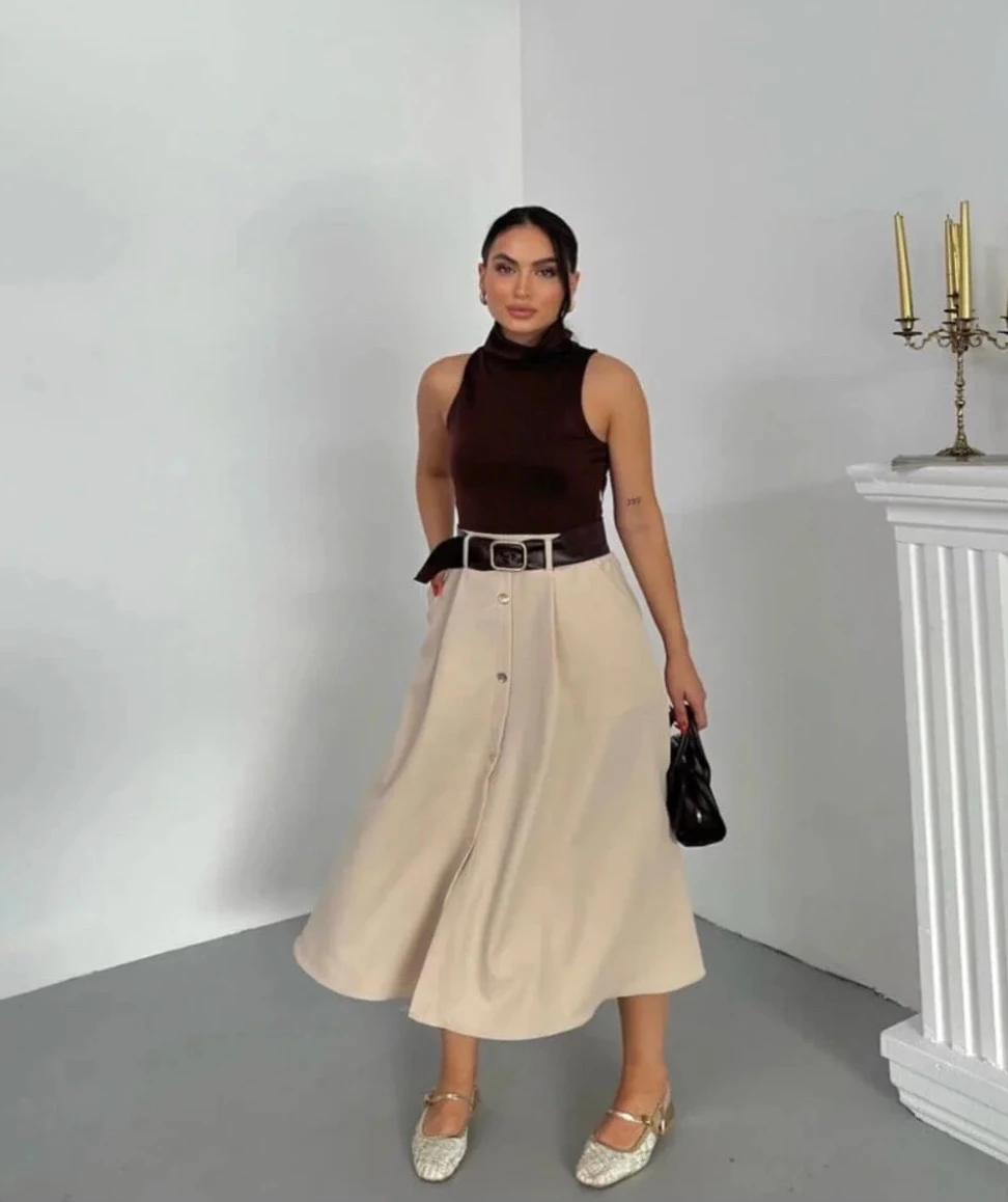 Kahverengi Kadın Kemerli Sıfır Kol Düğme Detaylı Midi Elbise