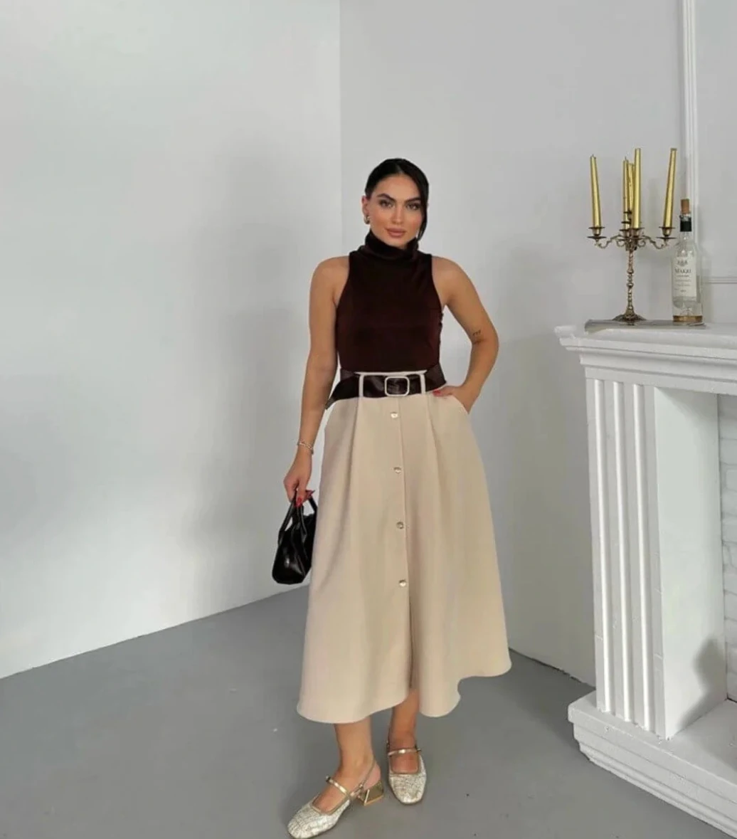 Kahverengi Kadın Kemerli Sıfır Kol Düğme Detaylı Midi Elbise