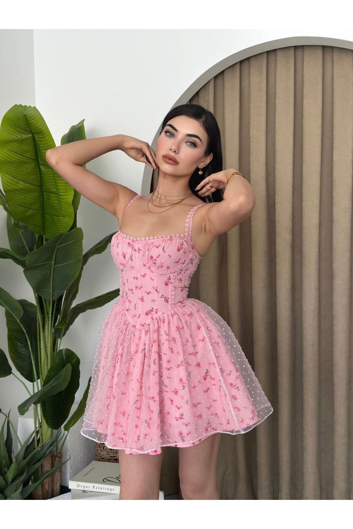 Pembe Çiçek Desenli Tül Etekli Mini Elbise