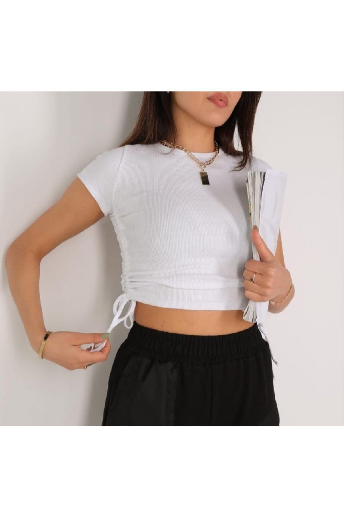 Yandan Büzgülü Beyaz Crop Body