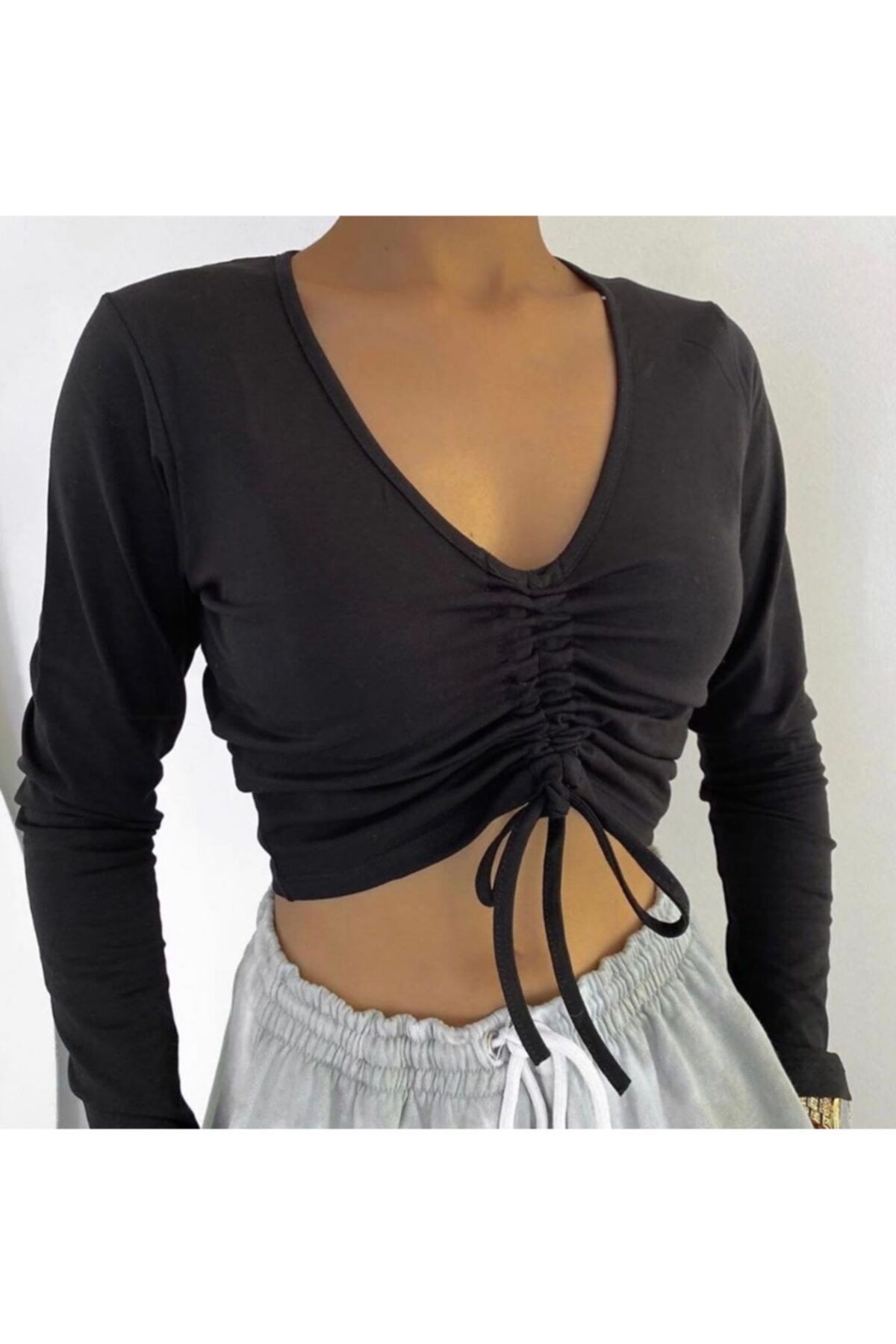 Kadın Siyah Crop Önden Büzgülü Body