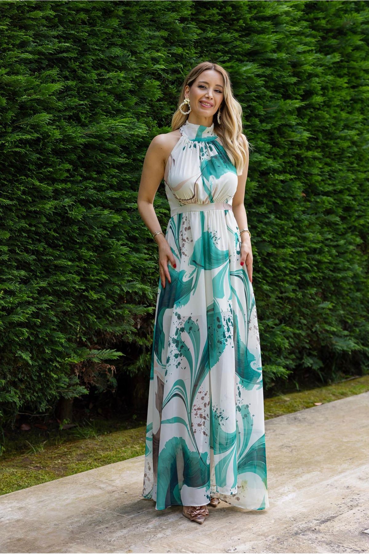 Krem Halter Yaka Sıfır Kol Belden Oturtmalı Mint Desenli Maxi Elbise