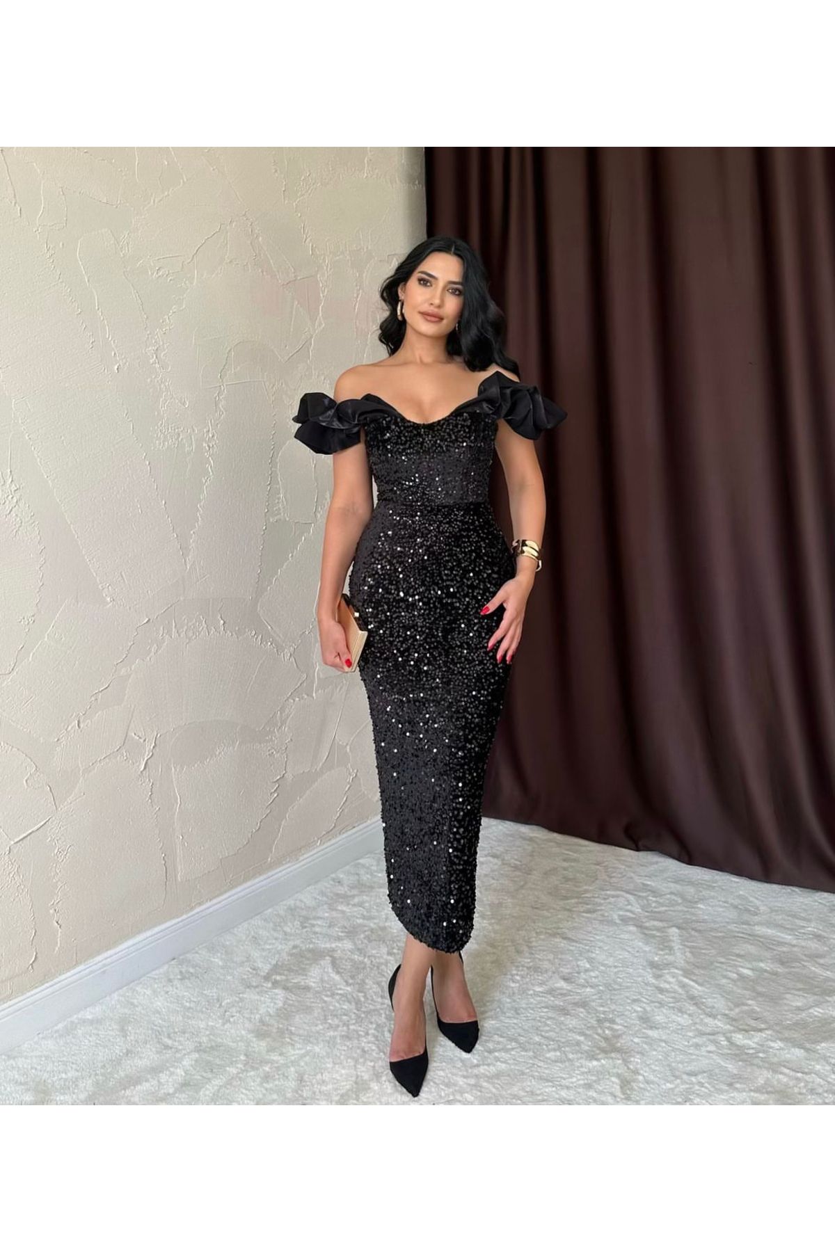 Siyah Düşük Omuz Pul Payetli Uzun Elbise